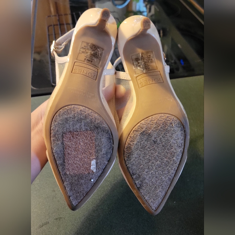 Heels - Picture 2 of 4